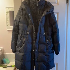 Ladies DKNY winter jacket.  Lots of life left in this jacket.